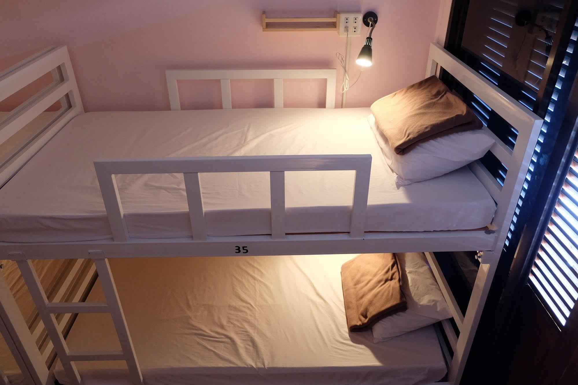 Tiny Hostel Bangkok Luaran gambar