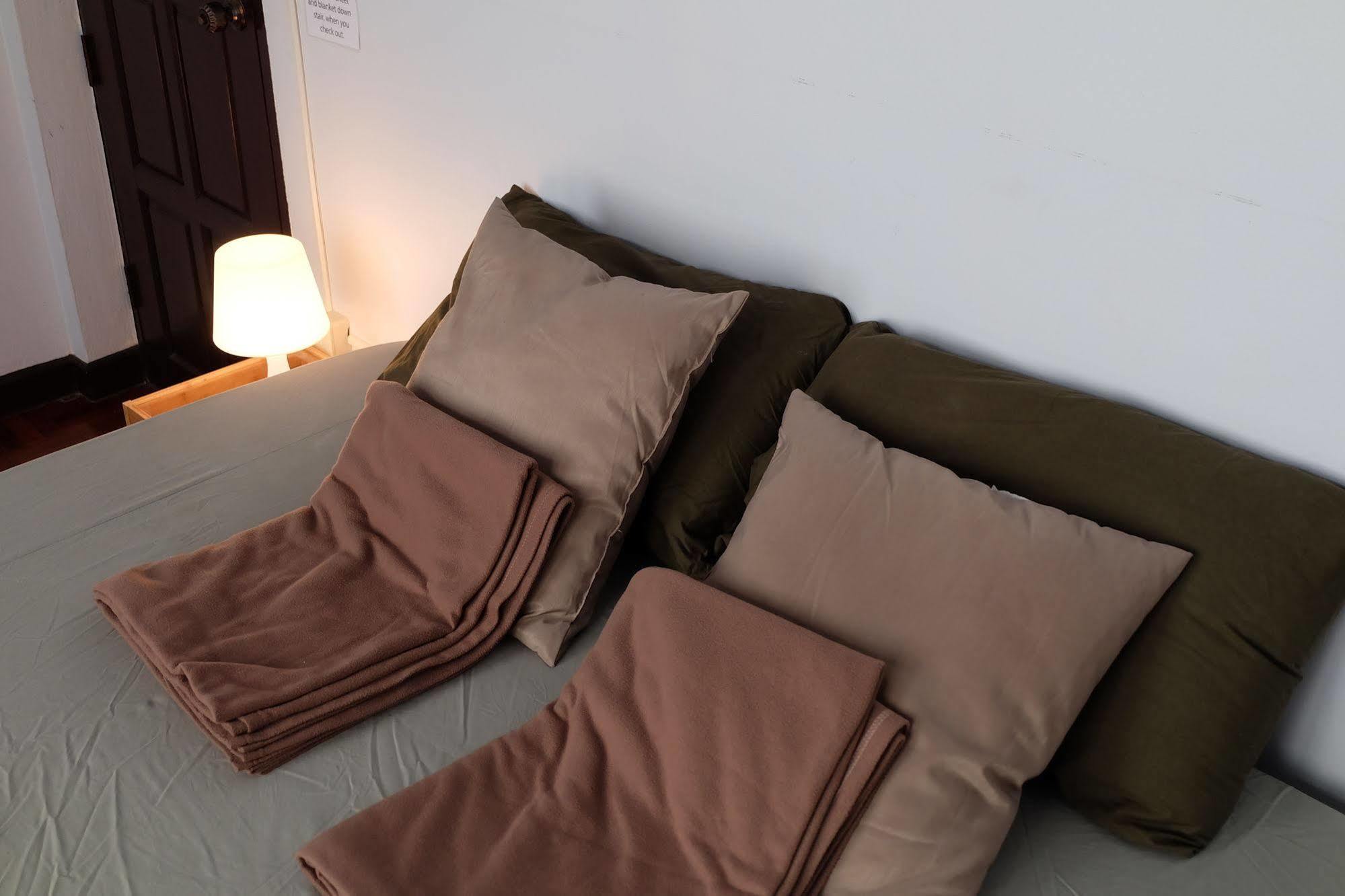 Tiny Hostel Bangkok Luaran gambar